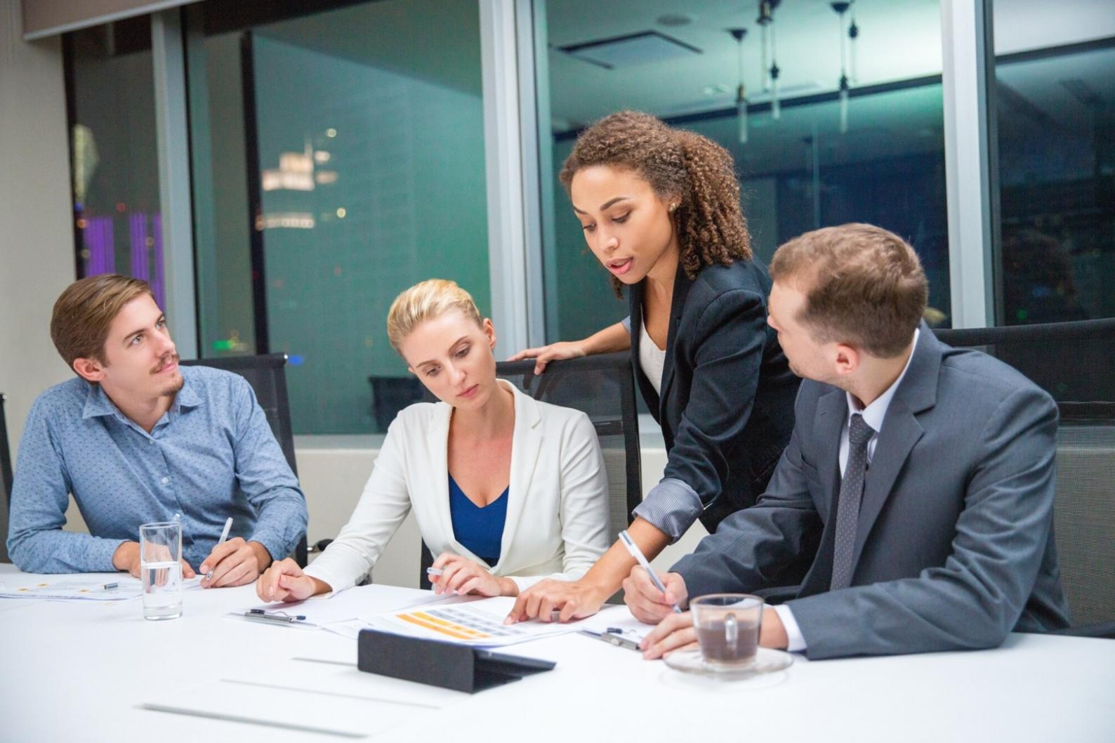 Bureau de conseil financier avec documentation d'investissement
