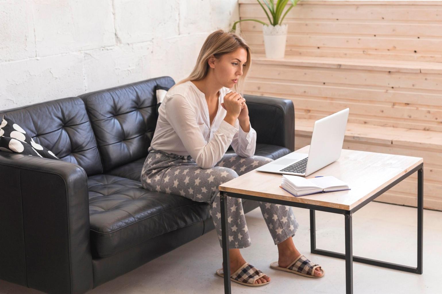 Session de formation en petit groupe avec présentation interactive